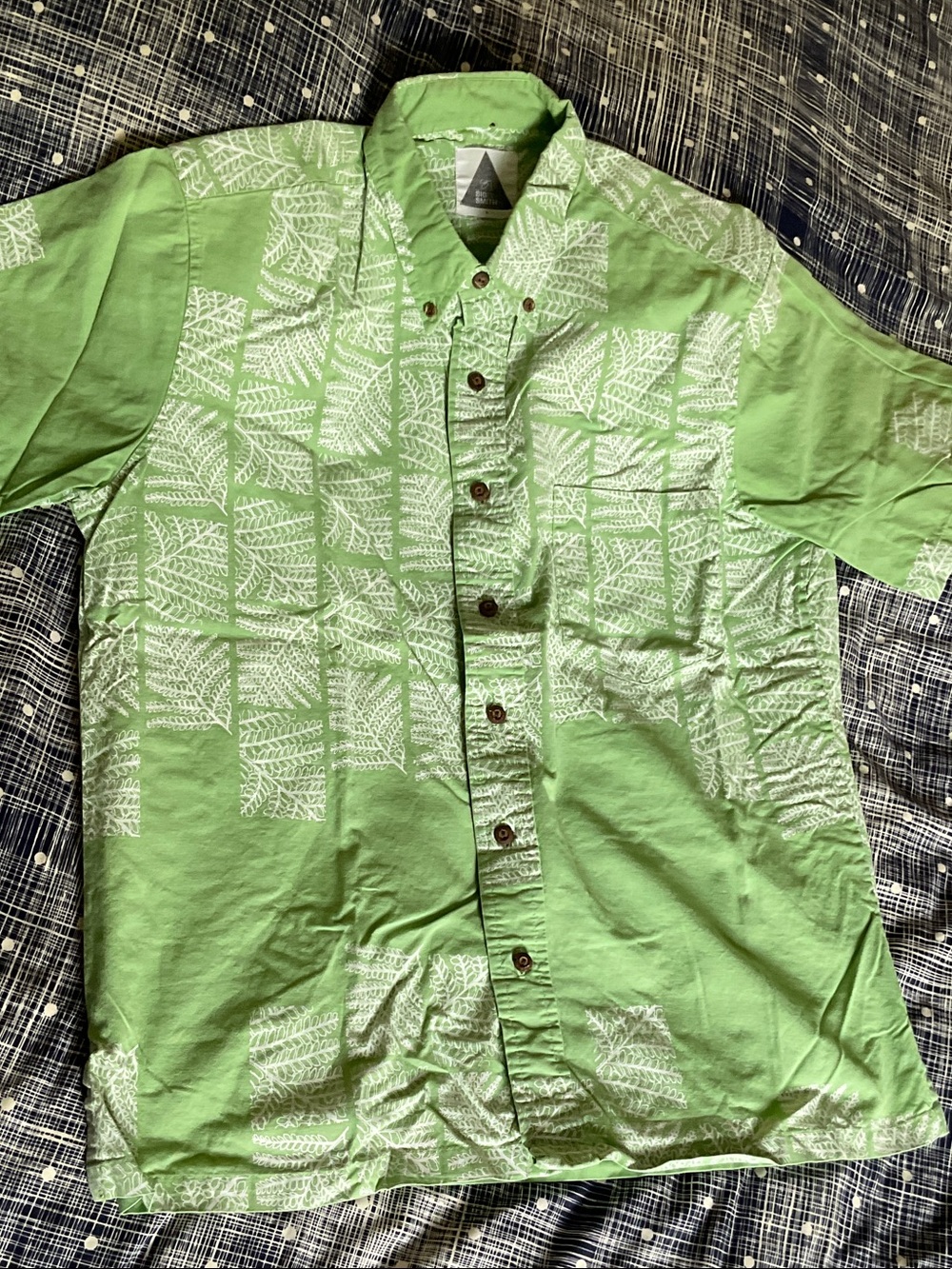 Sig Zane Light Green Short-Sleeve Button-Down Shirt with White Leaf Print